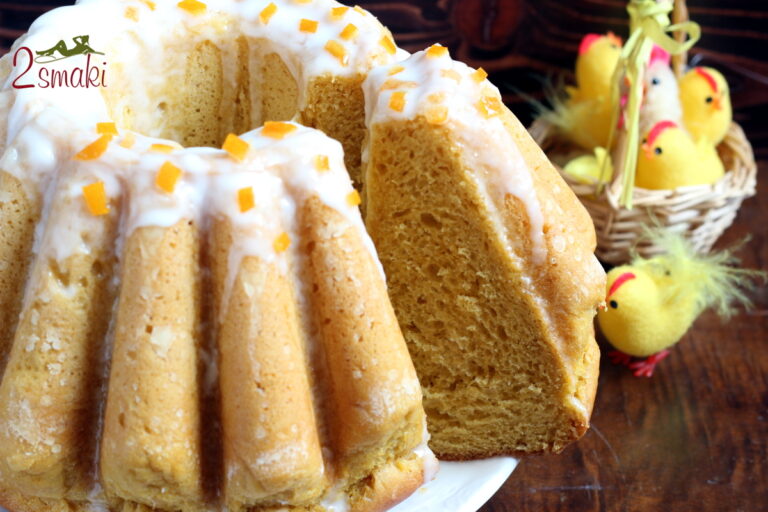 Wegańska cytrynowa babka drożdżowa